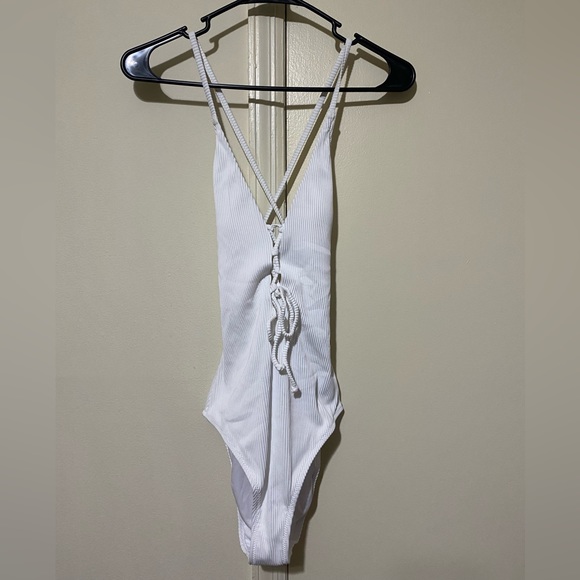 White swimsuit - Picture 1 of 1